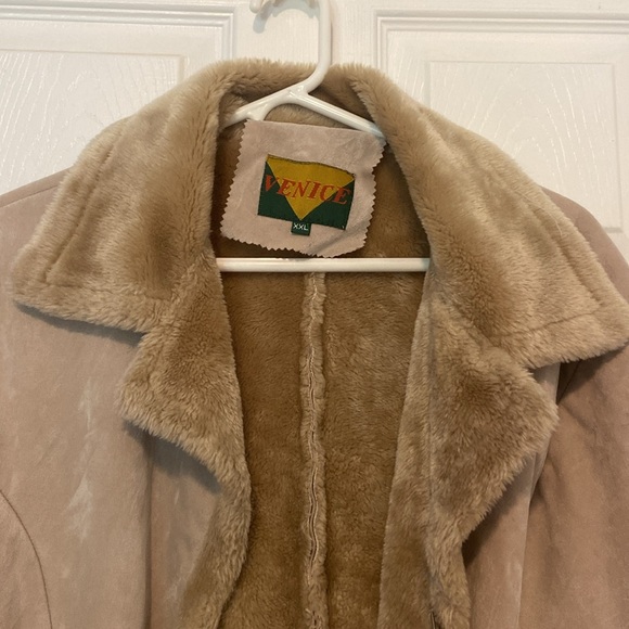 Coat - Picture 2 of 7